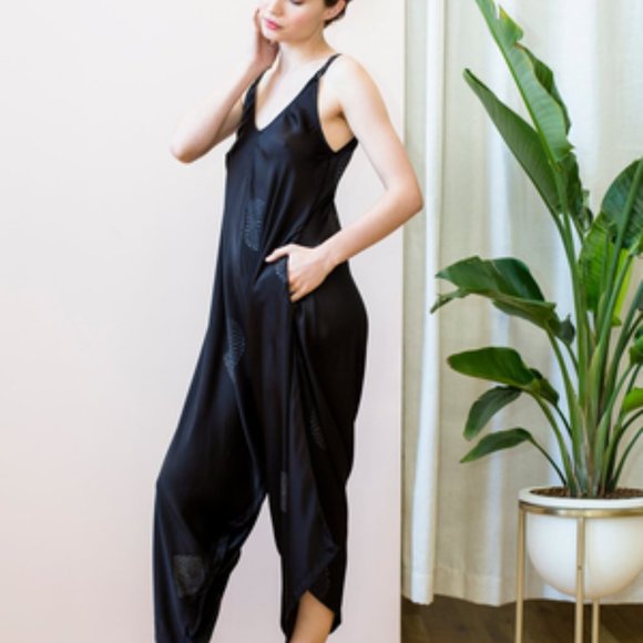 Rujuta Sheth Harem Jumpsuit 100% silk - Picture 1 of 7